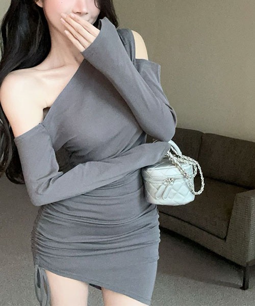 gossip!ロサンゼルス(ゴシップロサンゼルス)の「サイドシャーリング アシンメトリーワンピース(ワンピース・レディース・チャコールグレー/ブラック・M/S)」の6枚目の写真