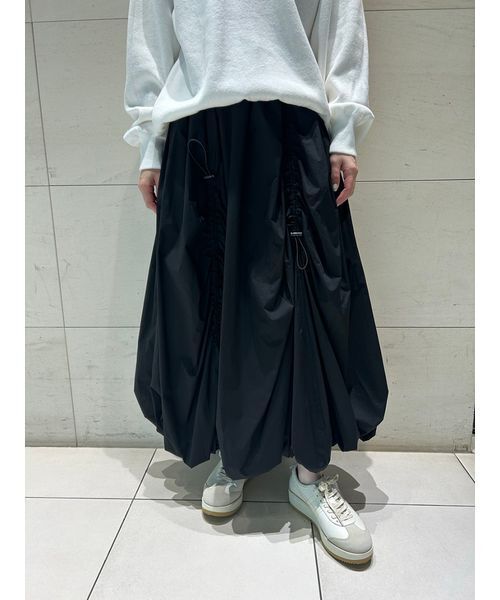 emmi(エミ)の「ドロストバルーンスカート/撥水(スカート・レディース・イエロー/ライトグレー/ホワイト/ブラック/ライトブルー・1/0)」の1枚目の写真