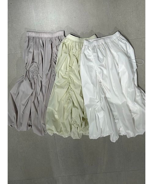 emmi(エミ)の「ドロストバルーンスカート/撥水(スカート・レディース・イエロー/ライトグレー/ホワイト/ブラック/ライトブルー・1/0)」の8枚目の写真