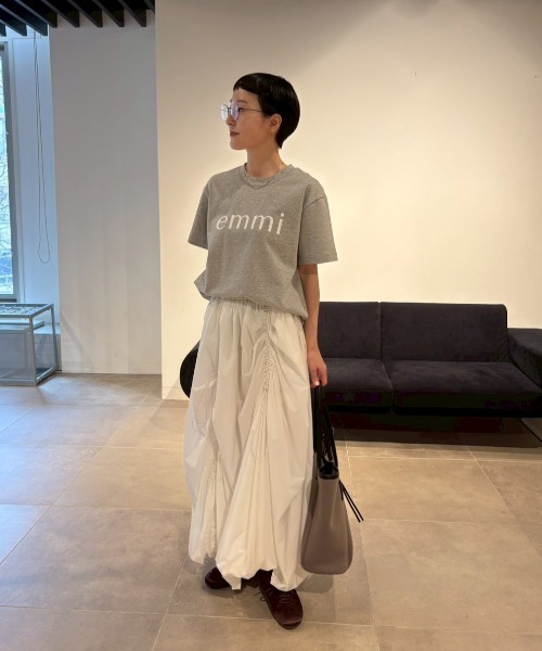 emmi(エミ)の「ドロストバルーンスカート/撥水(スカート・レディース・イエロー/ライトグレー/ホワイト/ブラック/ライトブルー・1/0)」の2枚目の写真