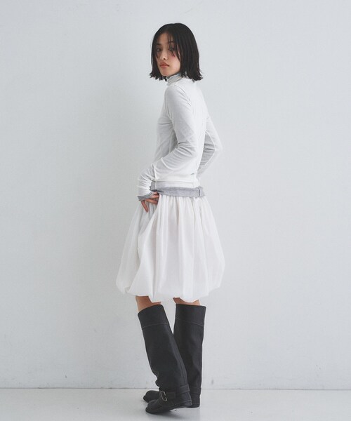 CODE A（コードエー）の「edge-fit ribbed turtleneck（Tシャツ/カットソー・レディース・ライトグレー/ホワイト/ライトブルー・00）」の6枚目の写真