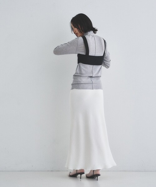 CODE A（コードエー）の「edge-fit ribbed turtleneck（Tシャツ/カットソー・レディース・ライトグレー/ホワイト/ライトブルー・00）」の9枚目の写真