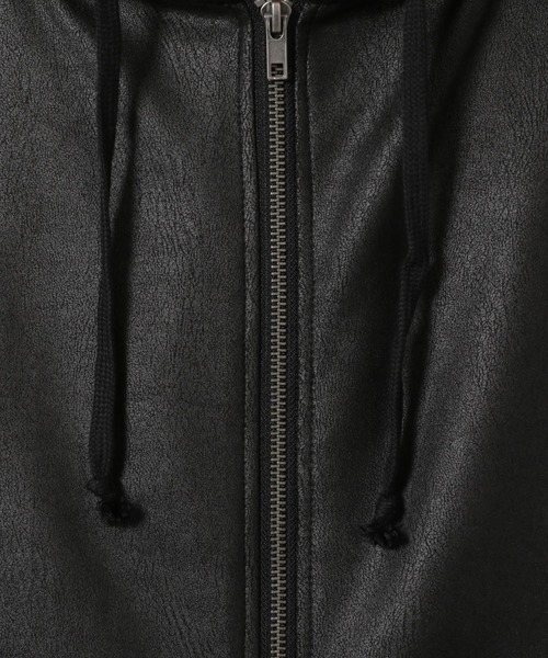 LAKOLE（ラコレ）の「レザーライクZIPパーカー / 645800（パーカー・メンズ・ブラック/ベージュ・LARGE/MEDIUM）」の11枚目の写真