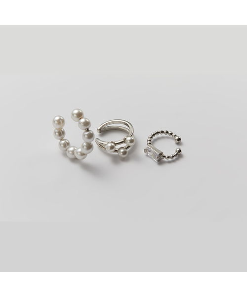 HEI（ヘイ）の「pearl 3set ear-cuff（ピアス（両耳用）・レディース・ホワイト/ゴールド・FREE）」の2枚目の写真