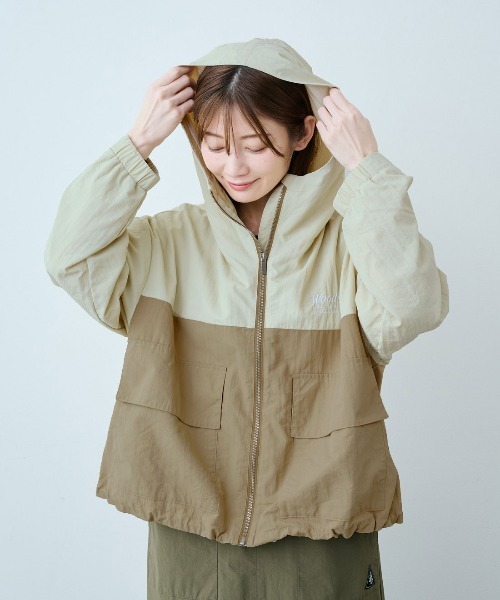 IEDIT(イディット)の「IEDIT WOODSコラボ カットソー裏地付きで長く楽しめる 撥水(はっすい)バイカラーマウンテンパーカー〈アイボリー×ベージュ〉(マウンテンパーカー・レディース・ベージュ系その他・S/M/L/4L/3L/LL)」の11枚目の写真