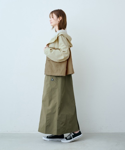 IEDIT(イディット)の「IEDIT WOODSコラボ カットソー裏地付きで長く楽しめる 撥水(はっすい)バイカラーマウンテンパーカー〈アイボリー×ベージュ〉(マウンテンパーカー・レディース・ベージュ系その他・S/M/L/4L/3L/LL)」の9枚目の写真