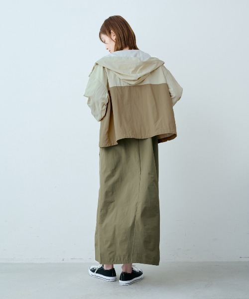 IEDIT(イディット)の「IEDIT WOODSコラボ カットソー裏地付きで長く楽しめる 撥水(はっすい)バイカラーマウンテンパーカー〈アイボリー×ベージュ〉(マウンテンパーカー・レディース・ベージュ系その他・S/M/L/4L/3L/LL)」の8枚目の写真