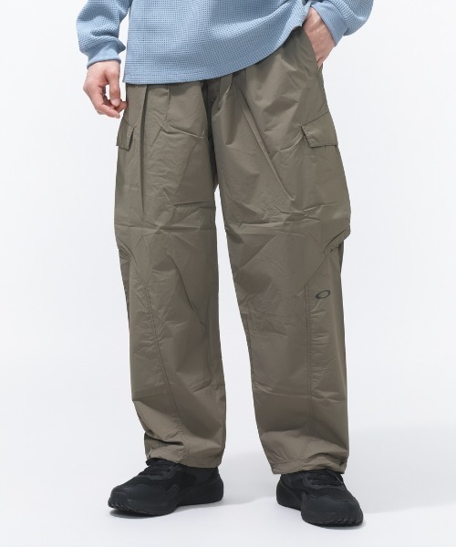 OAKLEY(オークリー)の「オークリー NEW RETRO CARGO PANTS 3.0(カーゴパンツ・メンズ・カーキ/ブラック・M/L/LL/3L)」の2枚目の写真