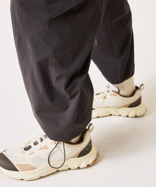 OAKLEY(オークリー)の「オークリー NEW RETRO CARGO PANTS 3.0(カーゴパンツ・メンズ・カーキ/ブラック・M/L/LL/3L)」の10枚目の写真