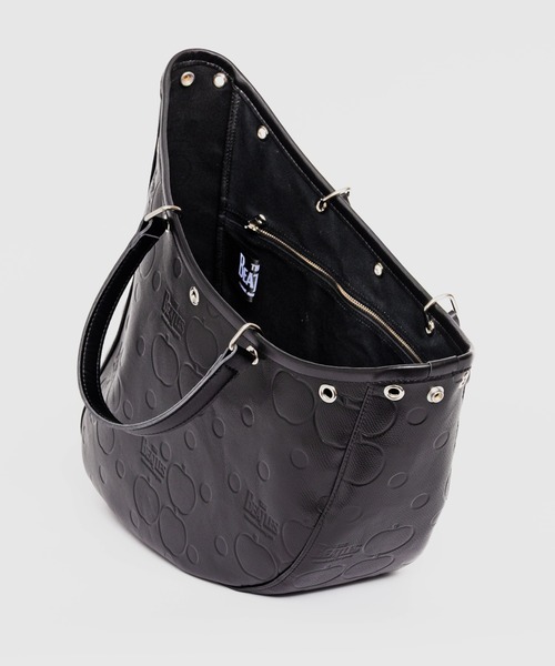 THE BEATLES COMME des GARCONS（ザ ビートルズ コムデギャルソン）の「THE BEATLES「BOAT BAG BLACK EMBOS」 MIDIUM（トートバッグ・メンズ・ブラック・ONE SIZE）」の4枚目の写真