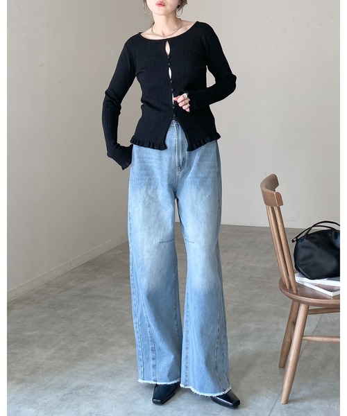 She's Closet(シーズクローゼット)の「ショート丈長袖 フロントホール ボタンデザイン フリルリブニットカーディガン(カーディガン/ボレロ・レディース・ブラック/アイボリー・FREE)」の22枚目の写真