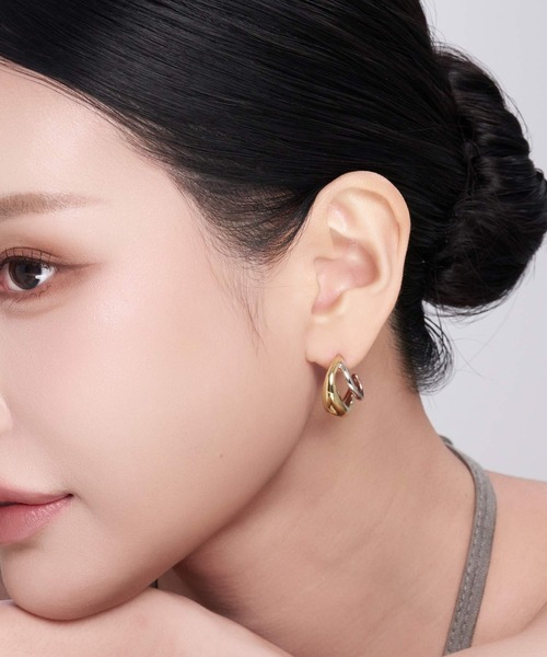 Lyvi(ライビィ)の「バイカラー/ Crescent Curve Piercing Contrast Edition / 金属アレルギー対応(ピアス(両耳用)・レディース・ゴールド系その他・FREE)」の11枚目の写真