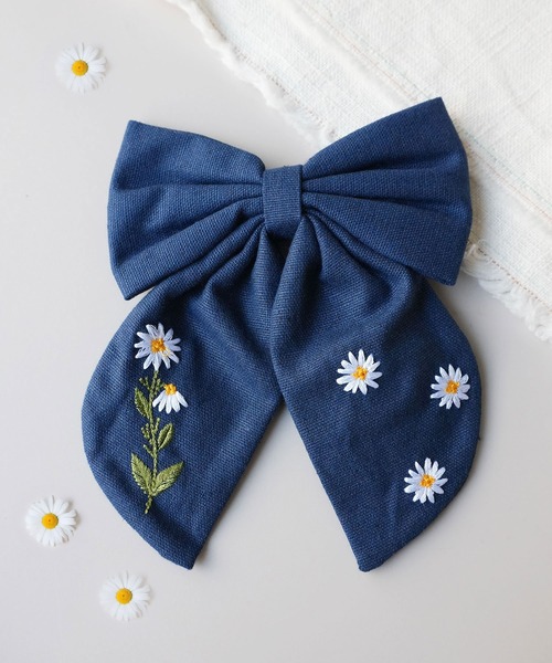 ammy.（エイミードット）の「【 ammy. / エイミードット 】 フラワー 刺繍 ビッグ リボン ヘアピン（ヘアピン・レディース・ブルー系2/ブルー系3/ブルー系1・FREE）」の3枚目の写真