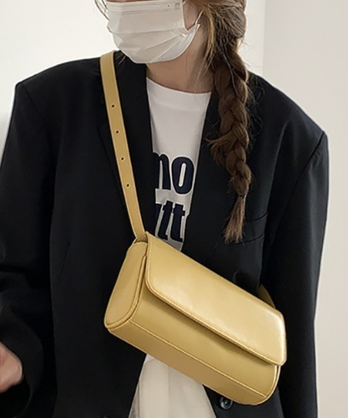 mebole(メボレ)の「Round Square Daily Bag(ショルダーバッグ・レディース・アイボリー/イエロー/ブラック/ブラウン・FREE)」の4枚目の写真