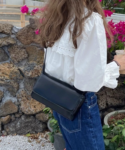 mebole(メボレ)の「Round Square Daily Bag(ショルダーバッグ・レディース・アイボリー/イエロー/ブラック/ブラウン・FREE)」の8枚目の写真