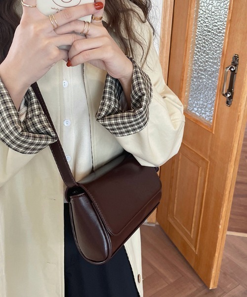 mebole(メボレ)の「Round Square Daily Bag(ショルダーバッグ・レディース・アイボリー/イエロー/ブラック/ブラウン・FREE)」の16枚目の写真