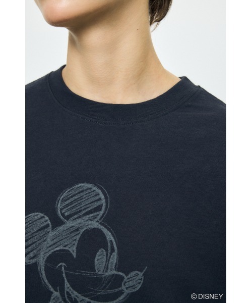 AZUL by moussy(アズールバイマウジー)の「【身長/骨格別着用画像あり】ADスケッチプリントロンT / MICKEY ディズニー ミッキー キャラクター コラボ 春服 夏服 秋服(Tシャツ/カットソー・レディース・オフホワイト/杢グレー/ブラック・SMALL/MEDIUM)」の18枚目の写真