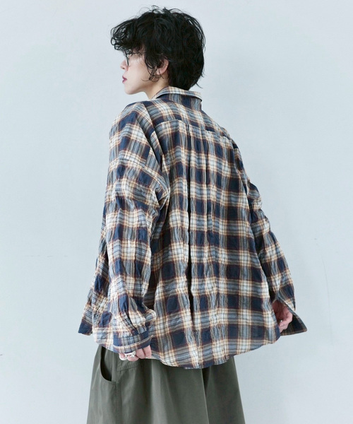 JOURNAL STANDARD LUXE（ジャーナルスタンダード　ラックス）の「シャーリングチェック レギュラーカラーBigシャツ（シャツ/ブラウス・レディース・ネイビー/ブラウン・FREE）」の10枚目の写真