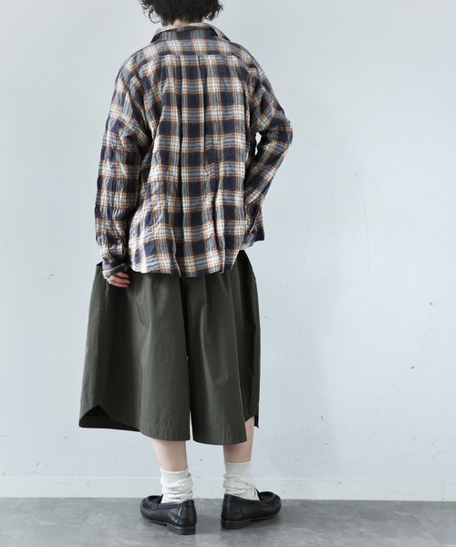 JOURNAL STANDARD LUXE（ジャーナルスタンダード　ラックス）の「シャーリングチェック レギュラーカラーBigシャツ（シャツ/ブラウス・レディース・ネイビー/ブラウン・FREE）」の8枚目の写真