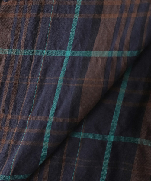 JOURNAL STANDARD LUXE（ジャーナルスタンダード　ラックス）の「シャーリングチェック レギュラーカラーBigシャツ（シャツ/ブラウス・レディース・ネイビー/ブラウン・FREE）」の12枚目の写真