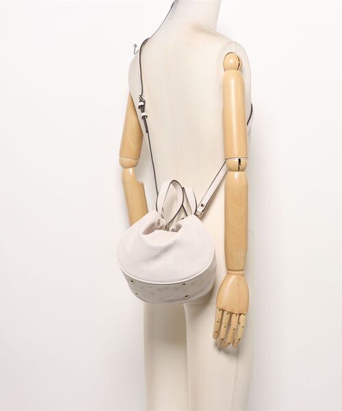 Guess(ゲス)の「【GUESS】ゲス ANISE TOP HANDLE POUCH ショルダーバッグ(ショルダーバッグ・レディース・ブラック/カーキ/ホワイト/ブラウン・FREE)」の5枚目の写真