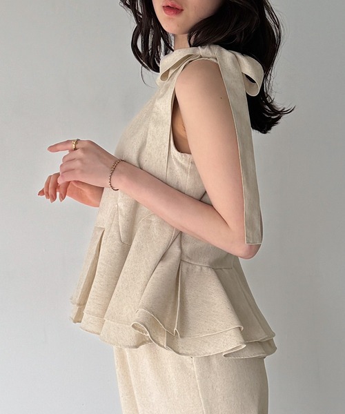 junoah(ジュノア)の「リネン混ペプラムトップススラックスセットアップ(セットアップ・レディース・グレー/アイボリー/ブラック・LARGE/MEDIUM/SMALL)」の5枚目の写真