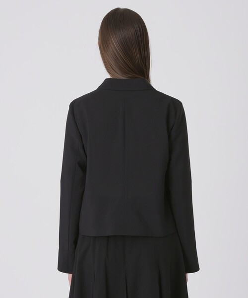 BLUE LABEL CRESTBRIDGE(ブルーレーベルクレストブリッジ)の「【接触冷感】【吸水速乾】【防シワ】ショートジャケット(テーラードジャケット・レディース・ブラック/オフホワイト・36/38)」の13枚目の写真