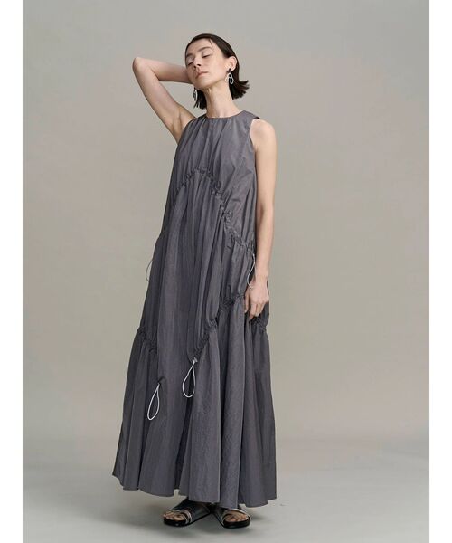 UN3D.(アンスリード)の「DRAWSTRING A-LINE OP(ワンピース・レディース・ブラック/ターコイズブルー/グレー・38/36)」の8枚目の写真