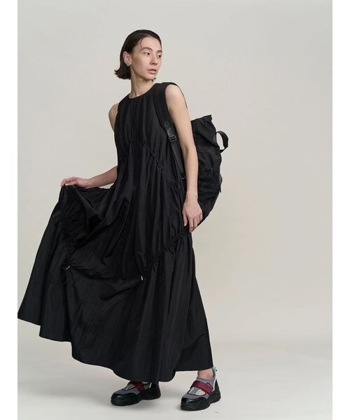 UN3D.(アンスリード)の「DRAWSTRING A-LINE OP(ワンピース・レディース・ブラック/ターコイズブルー/グレー・38/36)」の15枚目の写真