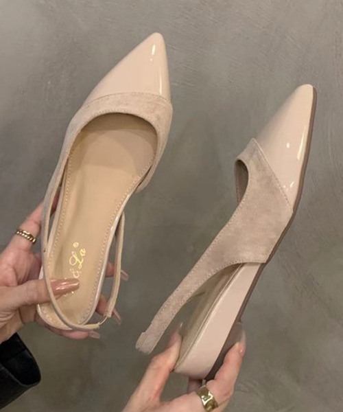 Lace Ladies(レースレディース)の「ポインテッドトゥ ローヒール バック ストラップ パンプス(サンダル・レディース・アイボリー/グレイッシュベージュ・23cm/23.5cm/25cm/24cm/24.5cm/22.5cm)」の4枚目の写真