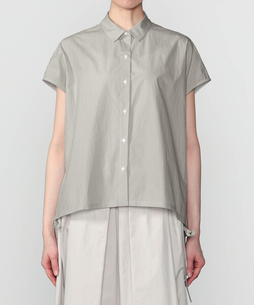 nicholson&nicholson(ニコルソンアンドニコルソン)の「nicholson & nicholson | バックギャザーシャツ WOMEN(シャツ/ブラウス・レディース・ネイビー/カーキ系1/ホワイト・38)」の9枚目の写真