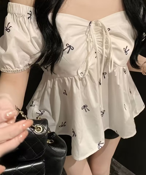Mejoul(メジュール)の「リボン柄 パフスリーブ スクエアネック フロントギャザーチュニックブラウス(シャツ/ブラウス・レディース・アイボリー/ピンク・F)」の11枚目の写真