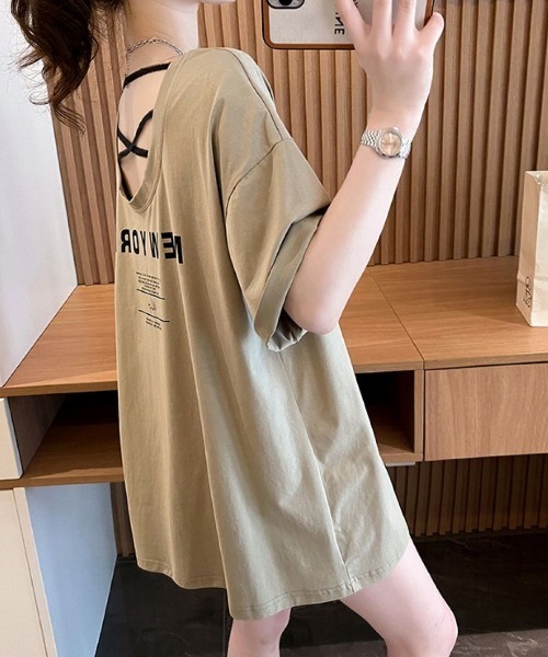Lips(リップス)の「こなれ感抜群のフォトプリント!ゆるシルエットで着映えする大人カジュアルTシャツ(Tシャツ/カットソー・レディース・ブラック/ベージュ/ホワイト・FREE)」の14枚目の写真