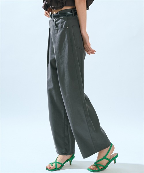 AND COUTURE(アンドクチュール)の「バレルパンツ(その他パンツ・レディース・ベージュ/チャコールグレー・MEDIUM/SMALL)」の7枚目の写真
