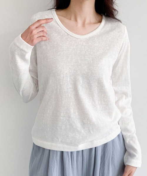 LOWO(ロワ)の「コットン混クルーネック長袖カットソー(Tシャツ/カットソー・レディース・ホワイト/ベージュ/ブルー/グレー・L/M)」の1枚目の写真