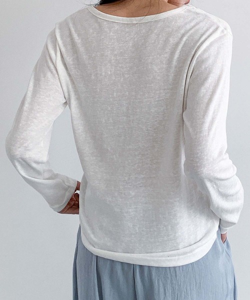 LOWO(ロワ)の「コットン混クルーネック長袖カットソー(Tシャツ/カットソー・レディース・ホワイト/ベージュ/ブルー/グレー・L/M)」の19枚目の写真