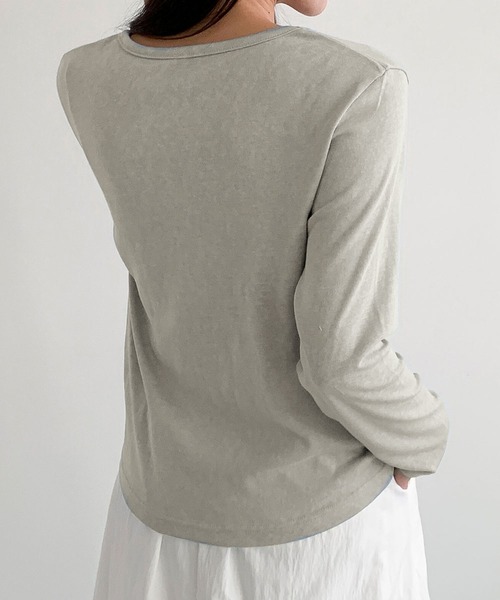LOWO(ロワ)の「コットン混クルーネック長袖カットソー(Tシャツ/カットソー・レディース・ホワイト/ベージュ/ブルー/グレー・L/M)」の9枚目の写真