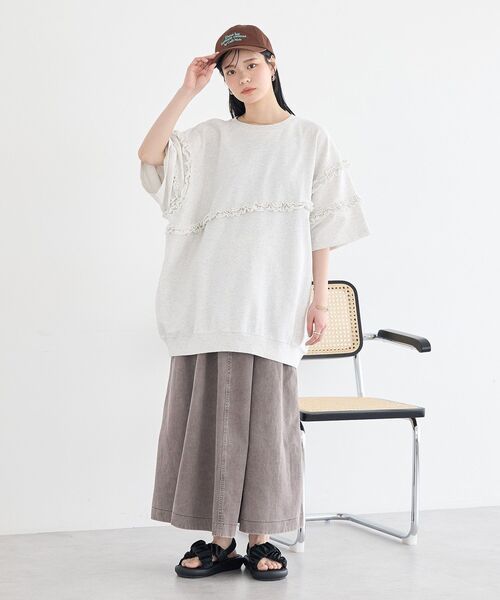 earth music&ecology(アースミュージックアンドエコロジー)の「ミニ裏毛フリルプルオーバー(Tシャツ/カットソー・レディース・杢グレー/ブラック/ホワイト系その他・FREE)」の10枚目の写真