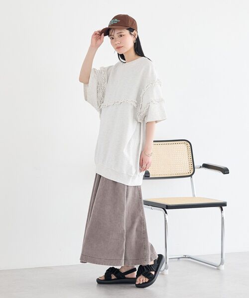 earth music&ecology(アースミュージックアンドエコロジー)の「ミニ裏毛フリルプルオーバー(Tシャツ/カットソー・レディース・杢グレー/ブラック/ホワイト系その他・FREE)」の11枚目の写真