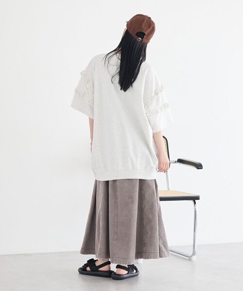 earth music&ecology(アースミュージックアンドエコロジー)の「ミニ裏毛フリルプルオーバー(Tシャツ/カットソー・レディース・杢グレー/ブラック/ホワイト系その他・FREE)」の12枚目の写真