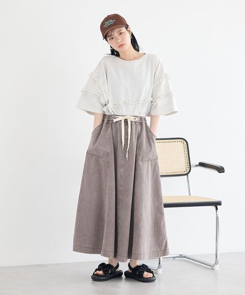 earth music&ecology(アースミュージックアンドエコロジー)の「ミニ裏毛フリルプルオーバー(Tシャツ/カットソー・レディース・杢グレー/ブラック/ホワイト系その他・FREE)」の13枚目の写真
