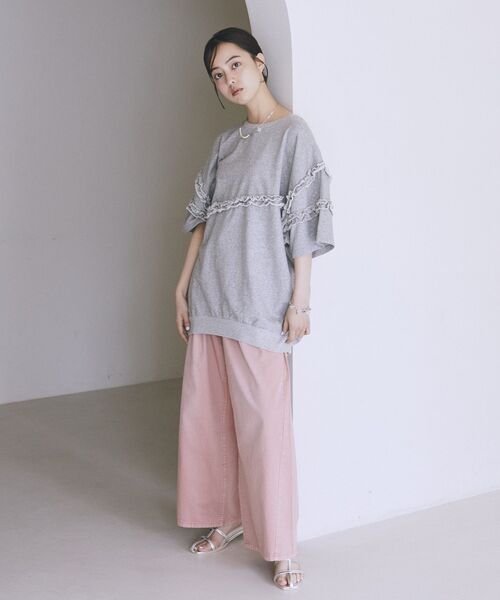 earth music&ecology(アースミュージックアンドエコロジー)の「ミニ裏毛フリルプルオーバー(Tシャツ/カットソー・レディース・杢グレー/ブラック/ホワイト系その他・FREE)」の15枚目の写真