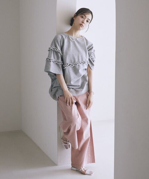 earth music&ecology(アースミュージックアンドエコロジー)の「ミニ裏毛フリルプルオーバー(Tシャツ/カットソー・レディース・杢グレー/ブラック/ホワイト系その他・FREE)」の16枚目の写真