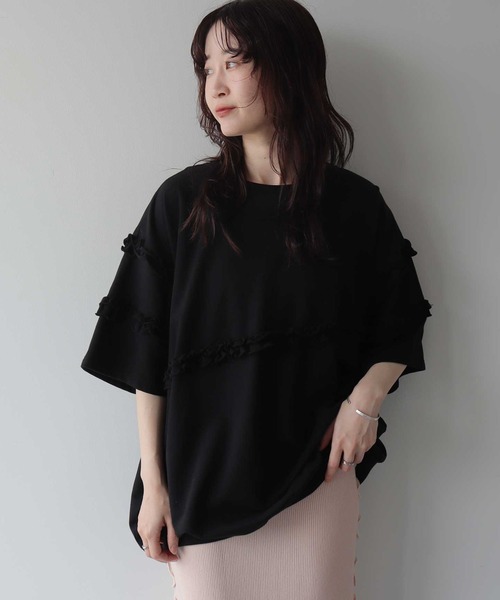 earth music&ecology(アースミュージックアンドエコロジー)の「ミニ裏毛フリルプルオーバー(Tシャツ/カットソー・レディース・杢グレー/ブラック/ホワイト系その他・FREE)」の2枚目の写真