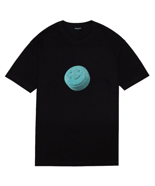 BORN SLIPPY(ボーンスリッピー)の「Smile Candy(Sky Blue) T-shirt (Black)(Tシャツ/カットソー・レディース・その他・FREE)」の1枚目の写真