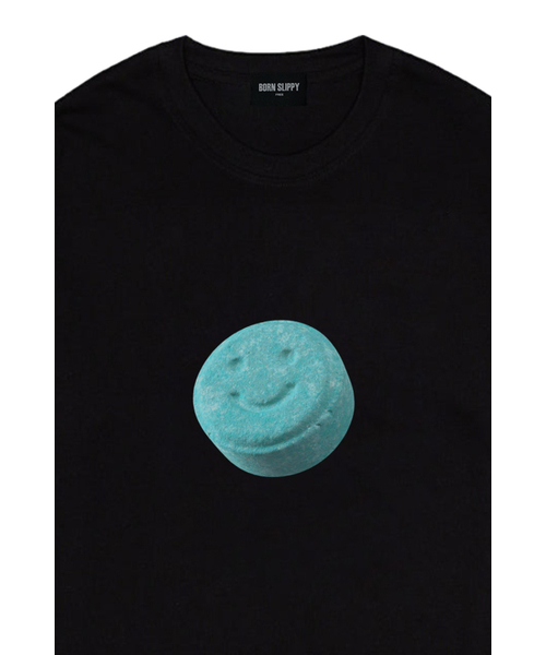 BORN SLIPPY(ボーンスリッピー)の「Smile Candy(Sky Blue) T-shirt (Black)(Tシャツ/カットソー・レディース・その他・FREE)」の3枚目の写真