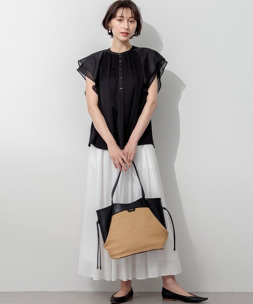 23区 L(ニジュウサンクオオキイサイズ)の「アキハコンビ ラッフルスリーブ カットソー(Tシャツ/カットソー・レディース・オールドローズ系/ブラック系/ベージュ系・44/46)」の9枚目の写真