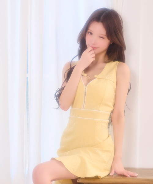 Tika(ティカ)の「キャバドレス ミニ フレア ノースリーブ バストジップ ビジュー キラキラ 谷間 セクシードレス(ドレス・レディース・ホワイト/イエロー・L/XL/M/S/XXL)」の4枚目の写真