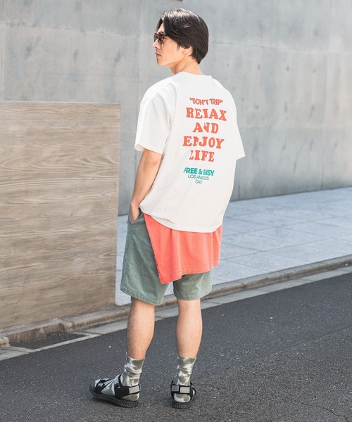 Free&Easy(フリーアンドイージー)の「【Free&Easy(フリーアンドイージー)】別注プリントTシャツ/W(ユニセックス)(Tシャツ/カットソー・レディース・イエロー/ピンク/オフホワイト・LARGE/MEDIUM)」の9枚目の写真