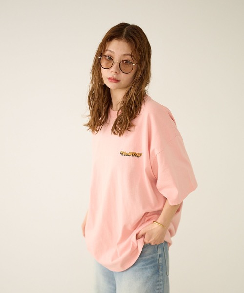 Free&Easy(フリーアンドイージー)の「【Free&Easy(フリーアンドイージー)】別注プリントTシャツ/W(ユニセックス)(Tシャツ/カットソー・レディース・イエロー/ピンク/オフホワイト・LARGE/MEDIUM)」の17枚目の写真